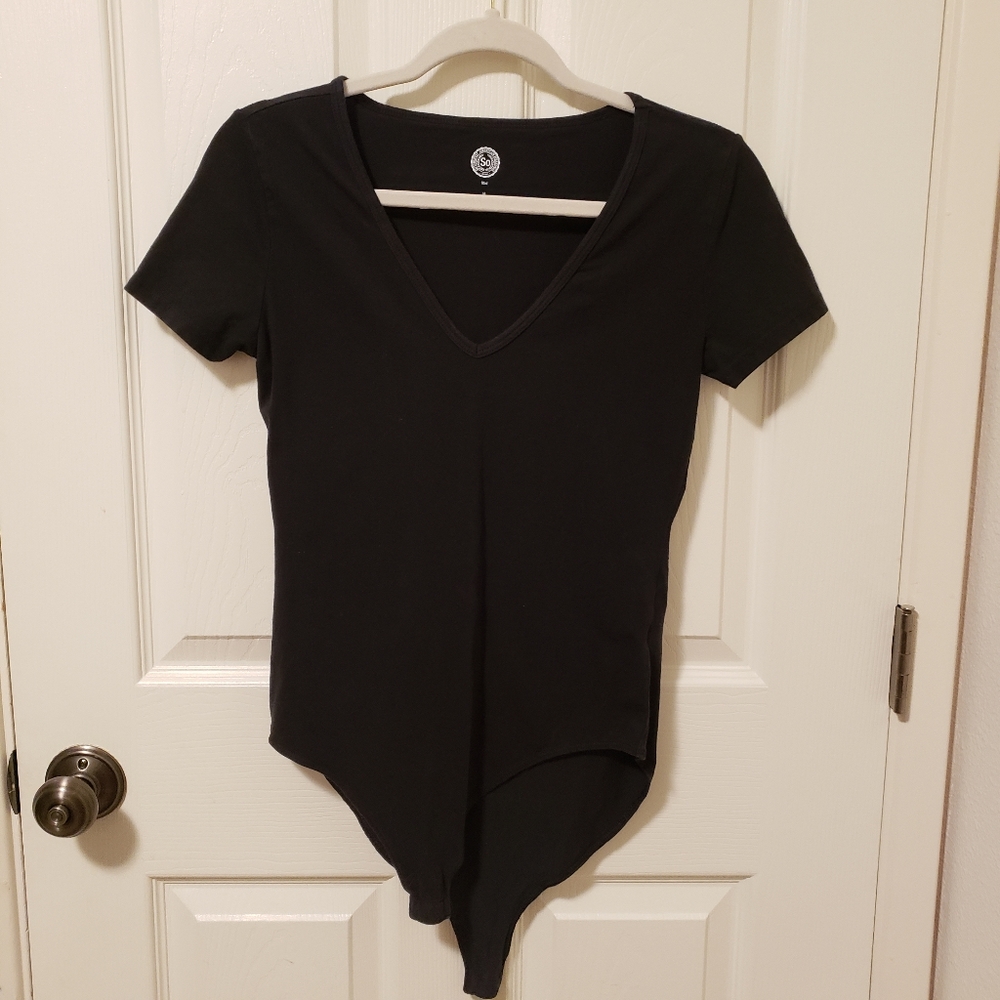 *Sold* Short sleeve bodysuit